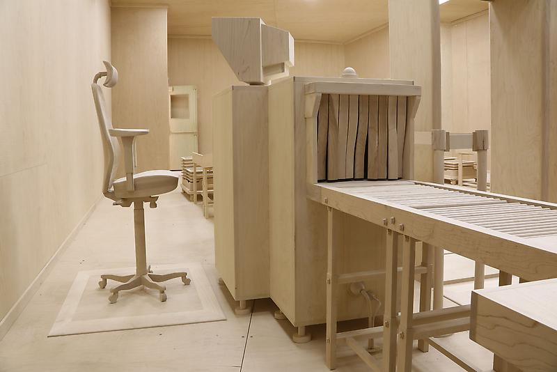 Visibility is a trap: Sculptures by Roxy Paine at Marianne Boesky Gallery